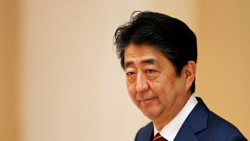 Ex-premiê japonês Shinzo Abe morre após ser baleado em comício