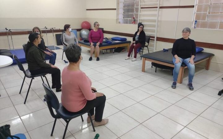 Fisioterapia forma grupos para atendimento em Carambeí