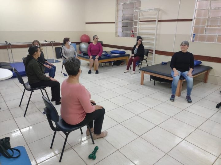 Fisioterapia forma grupos para atendimento em Carambeí