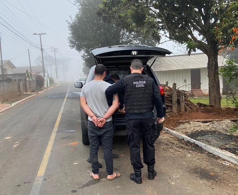 Polícia Civil prende homem por tráfico de drogas e posse irregular de arma de fogo