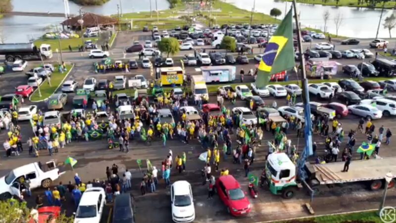 ASSISTA OS VÍDEOS: Castro dá exemplo e se veste de amarelo e verde no Bicentenário da Independência do Brasil