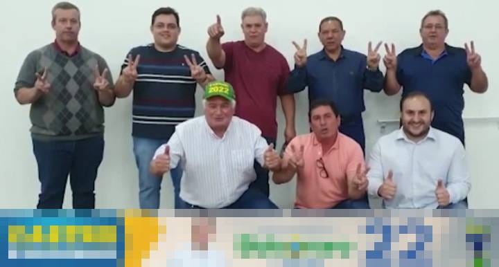 11 dos 13 vereadores de Castro irão de Bolsonaro no segundo turno