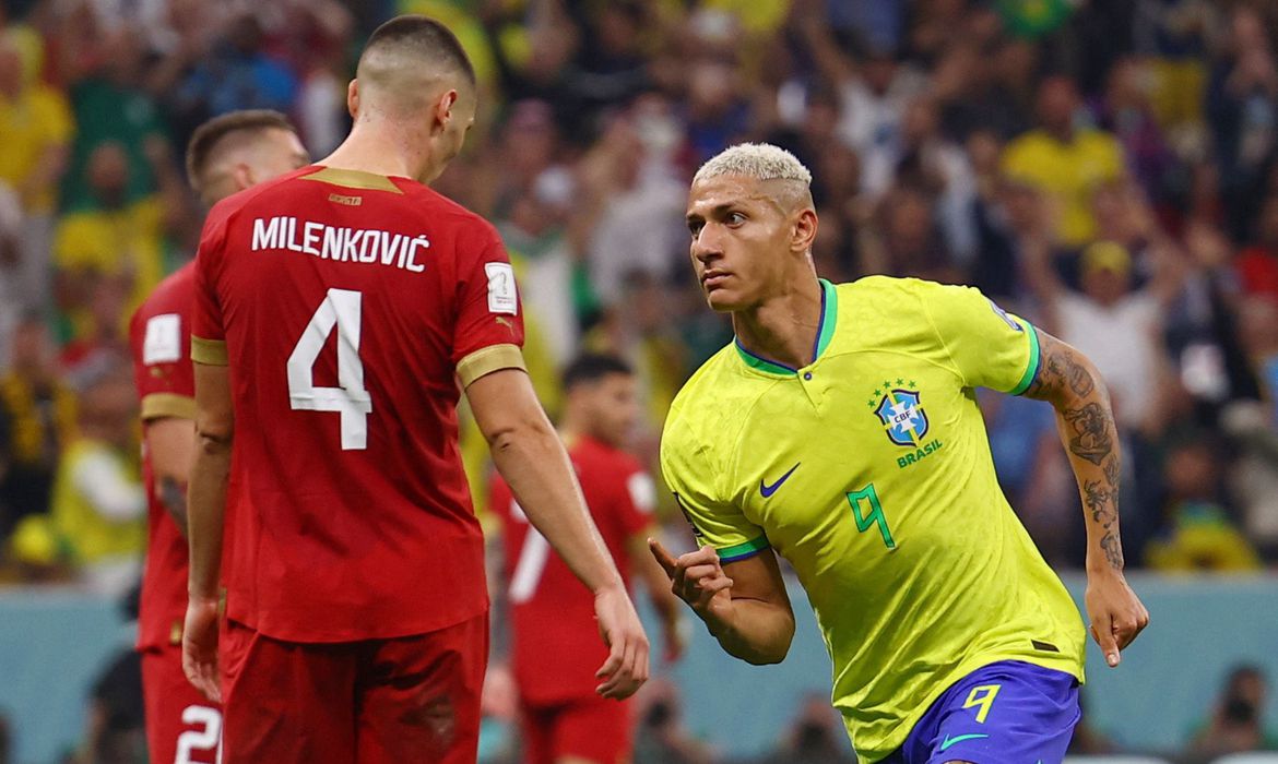 Brasil vence Sérvia com dois gols de Richarlison na Copa do Mundo