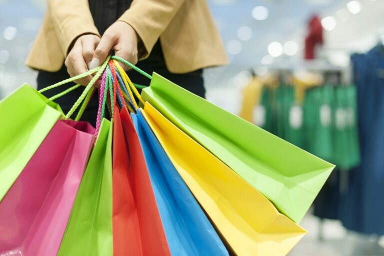 Consumidor paranaense deve gastar 25,8% menos neste Natal