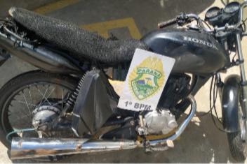 Polícia recupera motocicleta e carro roubados