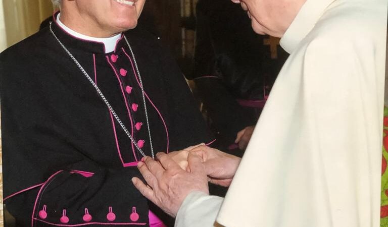 Bispo e padres recordam Bento XVI