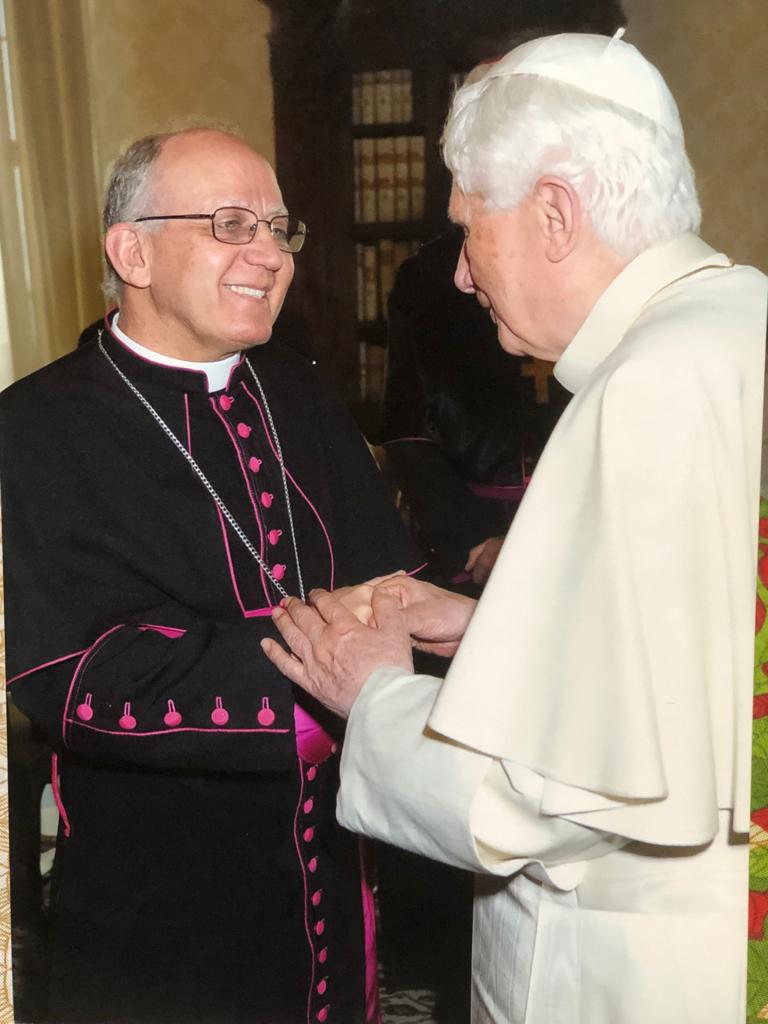 Bispo e padres recordam Bento XVI