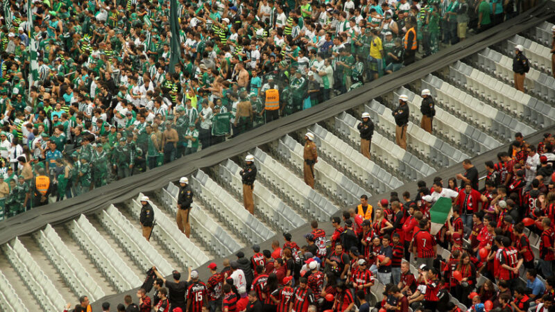 Projeto prevê multa para quem participa de brigas em estádios de futebol no Paraná