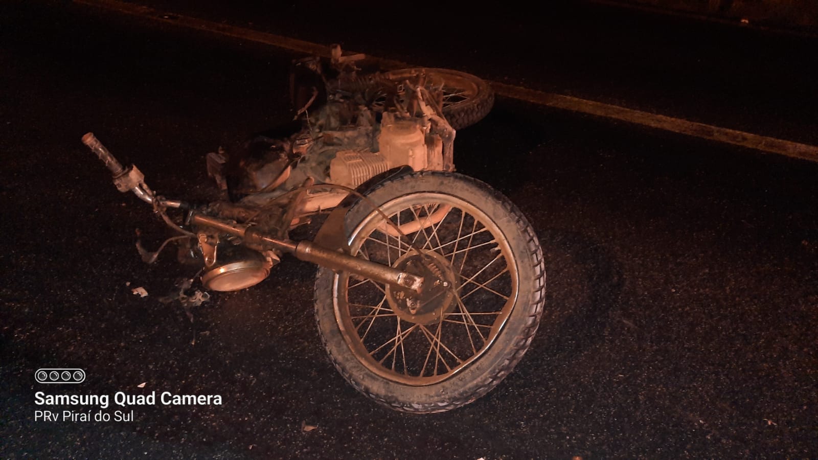 Motociclista fica desacordado depois do acidente