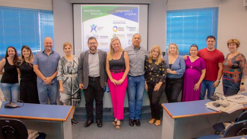 UEPG discute projetos com Universidade Virtual do Paraná
