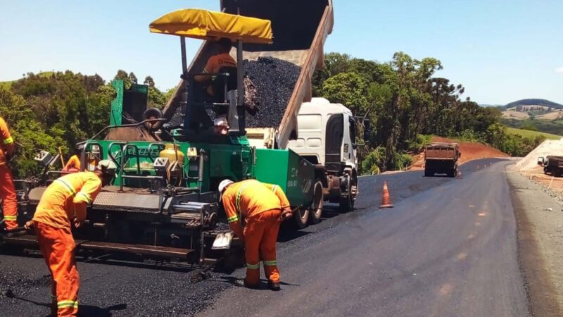 DER/PR recupera rapidamente quedas de barreiras em rodovia nos Campos Gerais