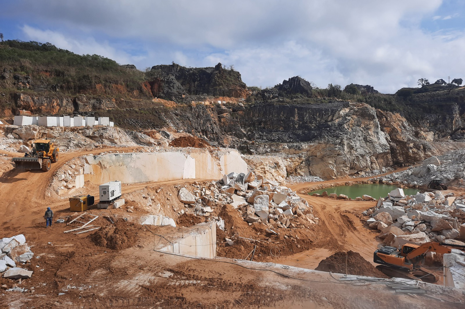 Indústria mineral cresce 48% e movimenta R$ 37,8 bilhões na economia do Paraná. Ponta Grossa e Castro estão entre as primeiras na indústria extrativa de minerais não metálicos