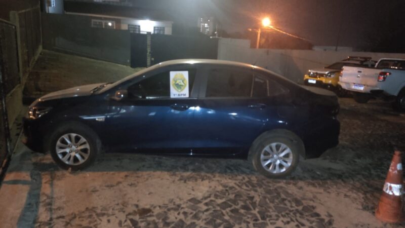 Operação policial recupera em Carambeí veículo roubado e apreende drogas