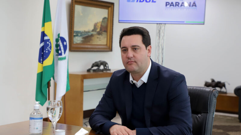 Governador participa em Ponta Grossa de entrega de 408 casas