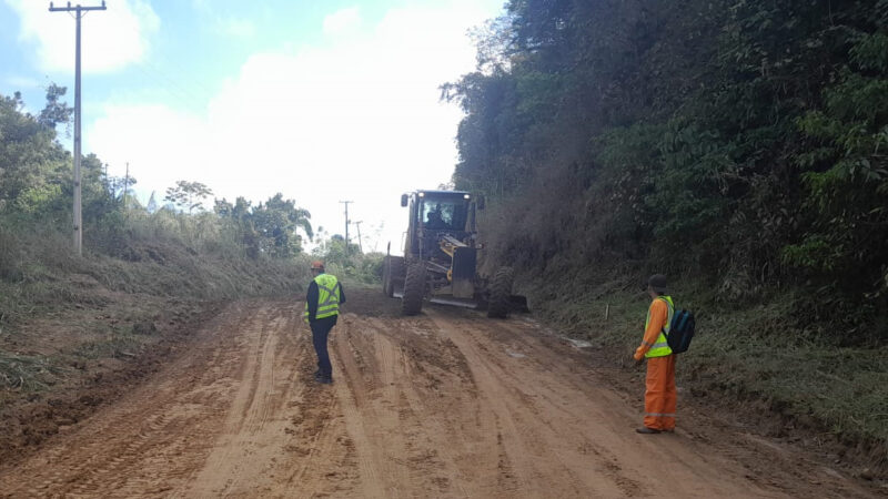 Estrada entre Cerro Azul e Doutor Ulysses recebe novas melhorias