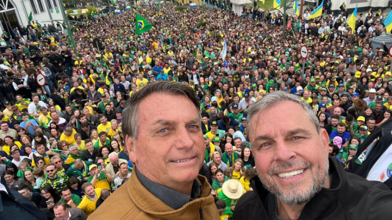 Projeto de lei concede o Título de Cidadão Honorário do Estado do Paraná a Jair Bolsonaro