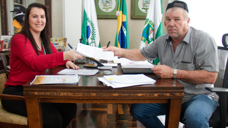 Prefeito de Tibagi assina adesão ao Controla Paraná