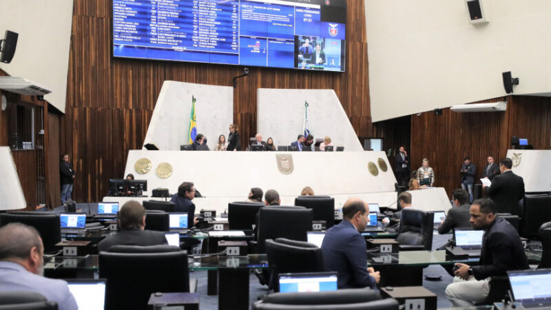 Assembleia autoriza empréstimo do Governo do Estado para programa de desfavelização no Paraná