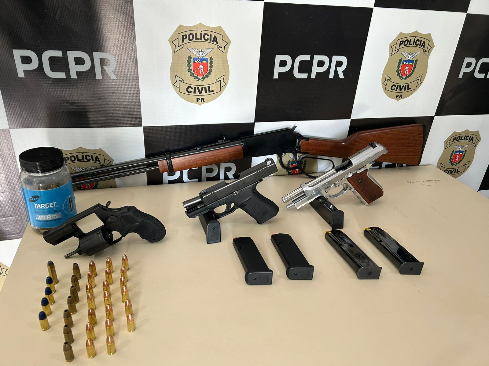 Quatro armas de fogo são apreendidas pela Polícia Civil de Piraí do Sul