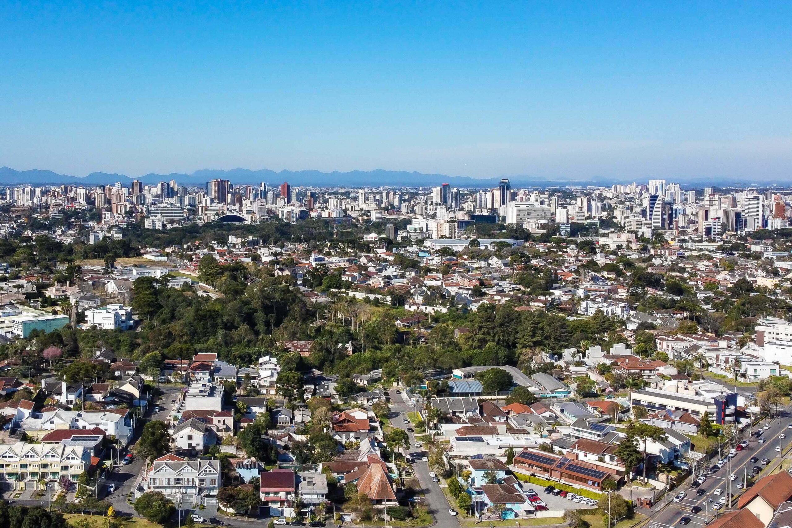 Cidades do Paraná estão entre as 100 mais competitivas do país
