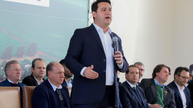 Em Siqueira Campos, governador inaugura duplicação da PR-092