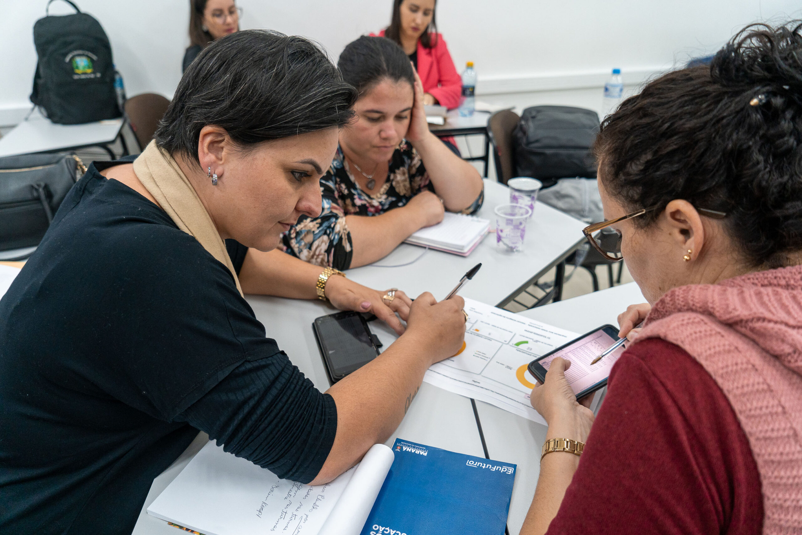 75,4% dos municípios do Paraná geraram empregos para mulheres no 1º semestre
