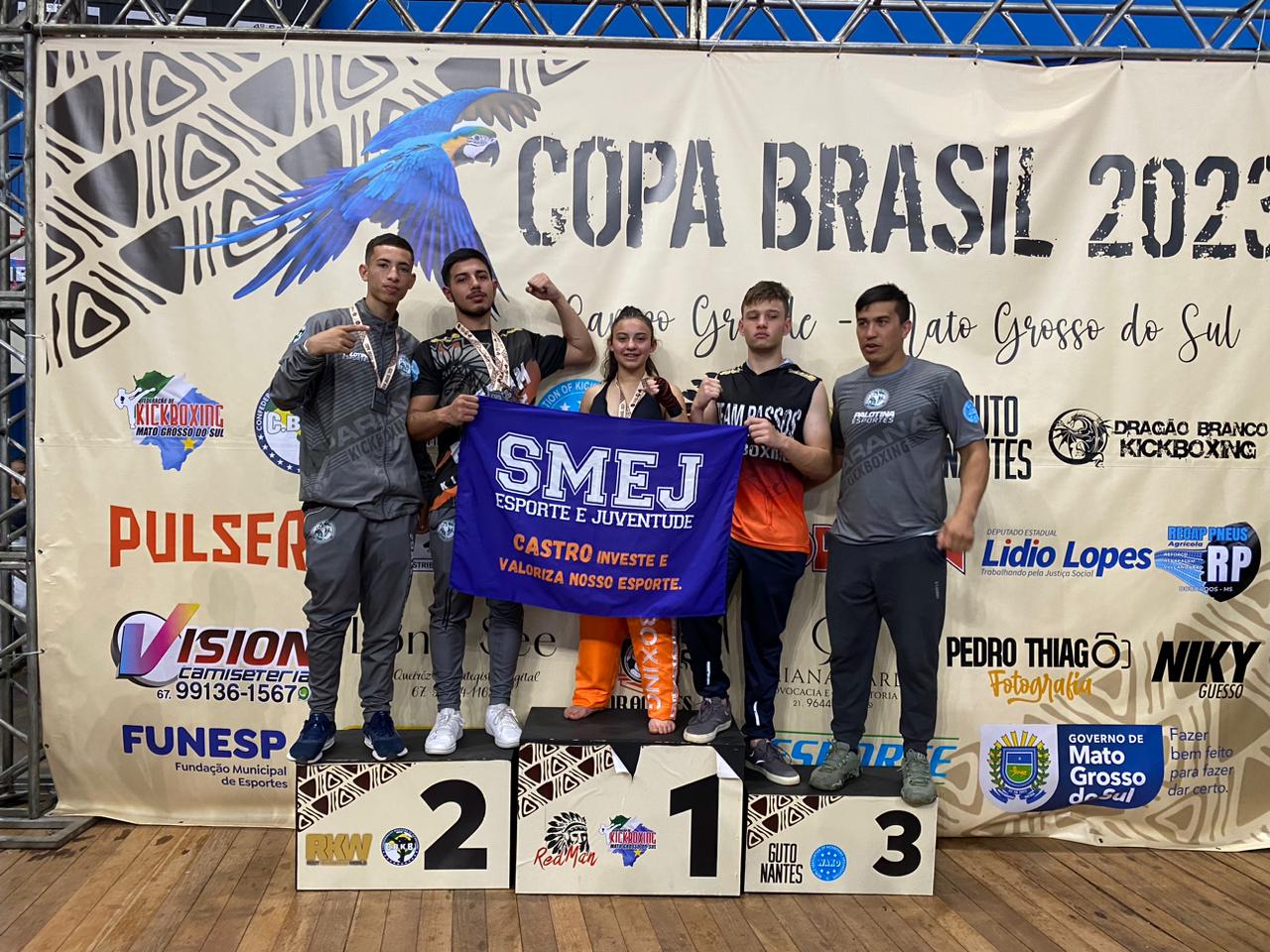 Atletas de Castro trazem medalhas na Copa Brasil de Kickboxing