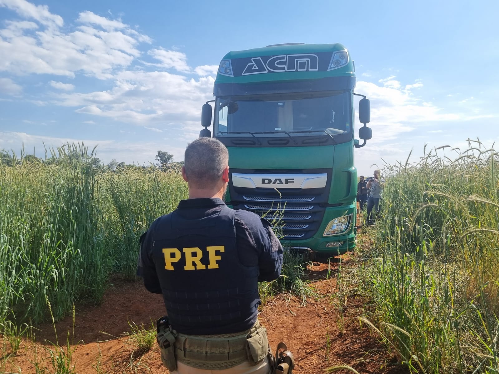 PRF localiza em Ipiranga veículo roubado