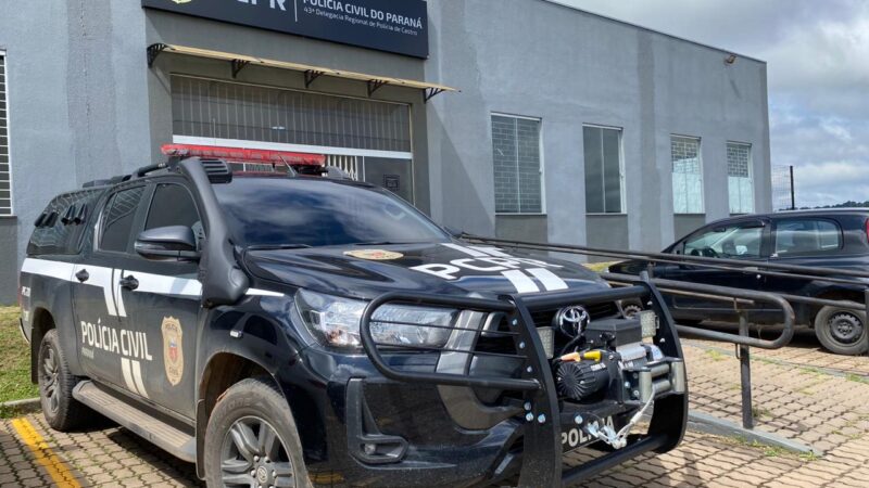 Vidro quebrado chama atenção e PM descobre veículo com ‘alerta de furto’, em Castro