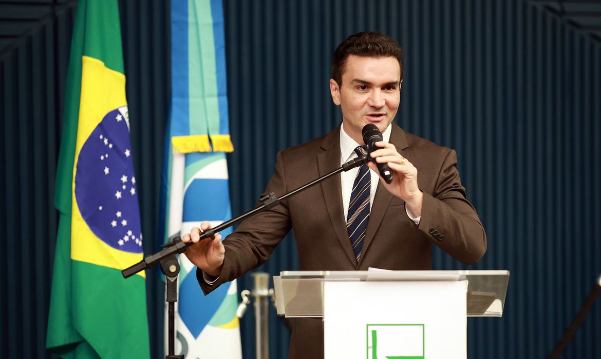 Ministro Celso Sabino promove “MTur Itinerante” em cidades do Paraná