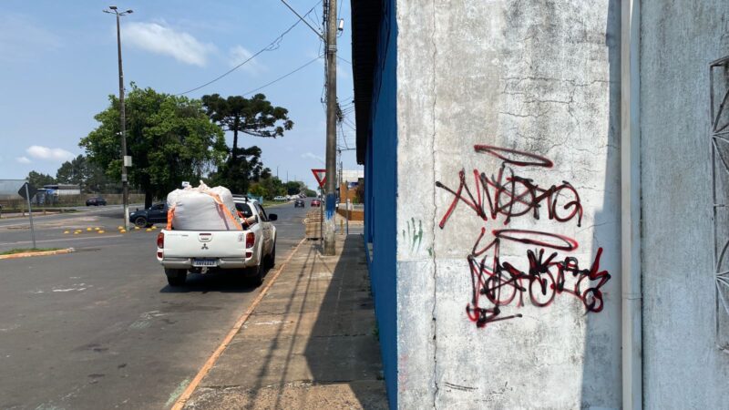Vandalismo por pichadores assola Carambeí