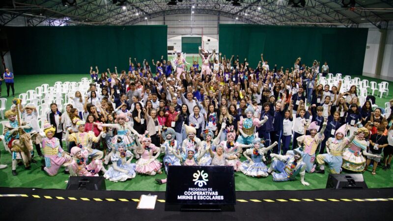 300 crianças realizam atividades e coroam o Programa de Cooperativas Mirins e Escolares