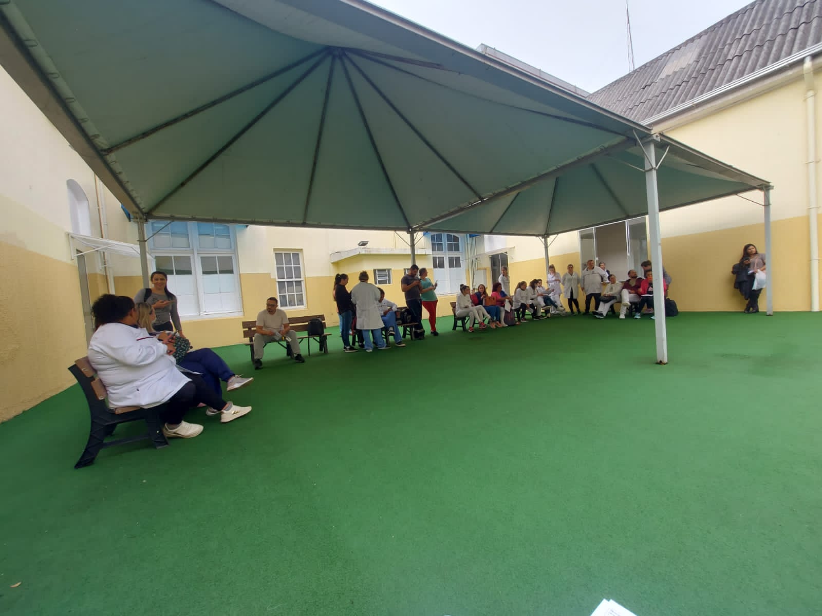 Crise na Santa Casa de Misericórdia de Ponta Grossa: Profissionais de enfermagem protestam por salários reduzidos