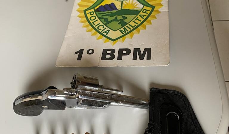 Preso com revólver e munição na Vila Rio Branco