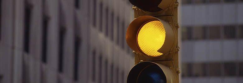 Sancionada lei que prevê semáforos com sinal intermitentes