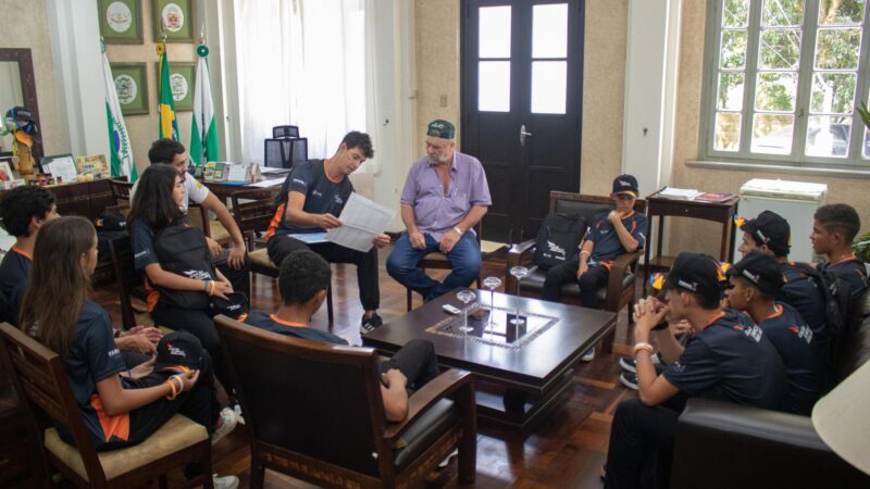 Canoagem de Tibagi recebe kit do programa Geração Olímpica do Paraná