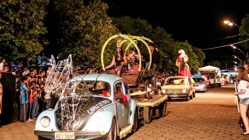 Desfile do Corso do Carnaval 2024 de Tibagi vai distribuir R$ 21 mil em prêmios