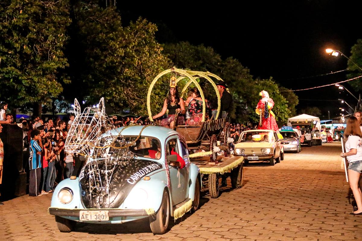 Desfile do Corso do Carnaval 2024 de Tibagi vai distribuir R$ 21 mil em prêmios