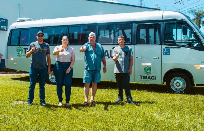 Saúde de Tibagi adquire novo ônibus para transporte de pacientes