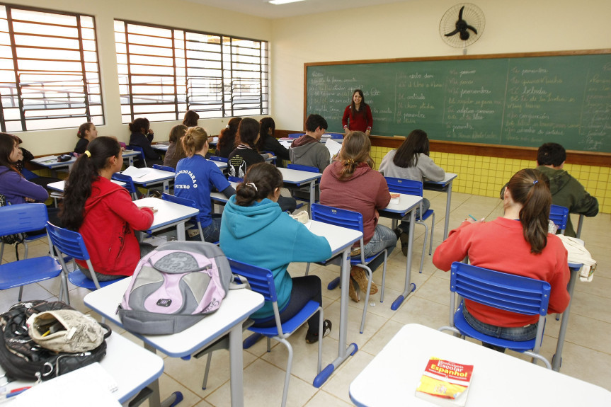 Volta às aulas: leis estaduais auxiliam pais e alunos no Paraná