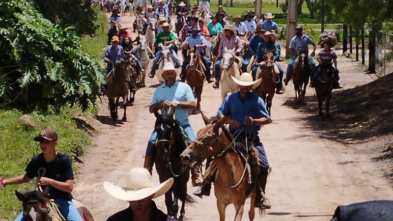 Cavalgada ‘Resgatando a Tradição’ tem percurso pela área urbana de Carambeí