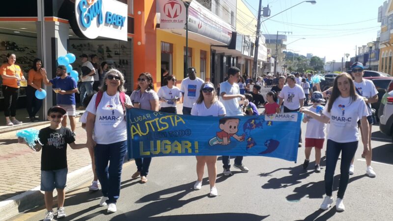 Caminhada marca Dia Mundial de Conscientização sobre o Autismo em Castro