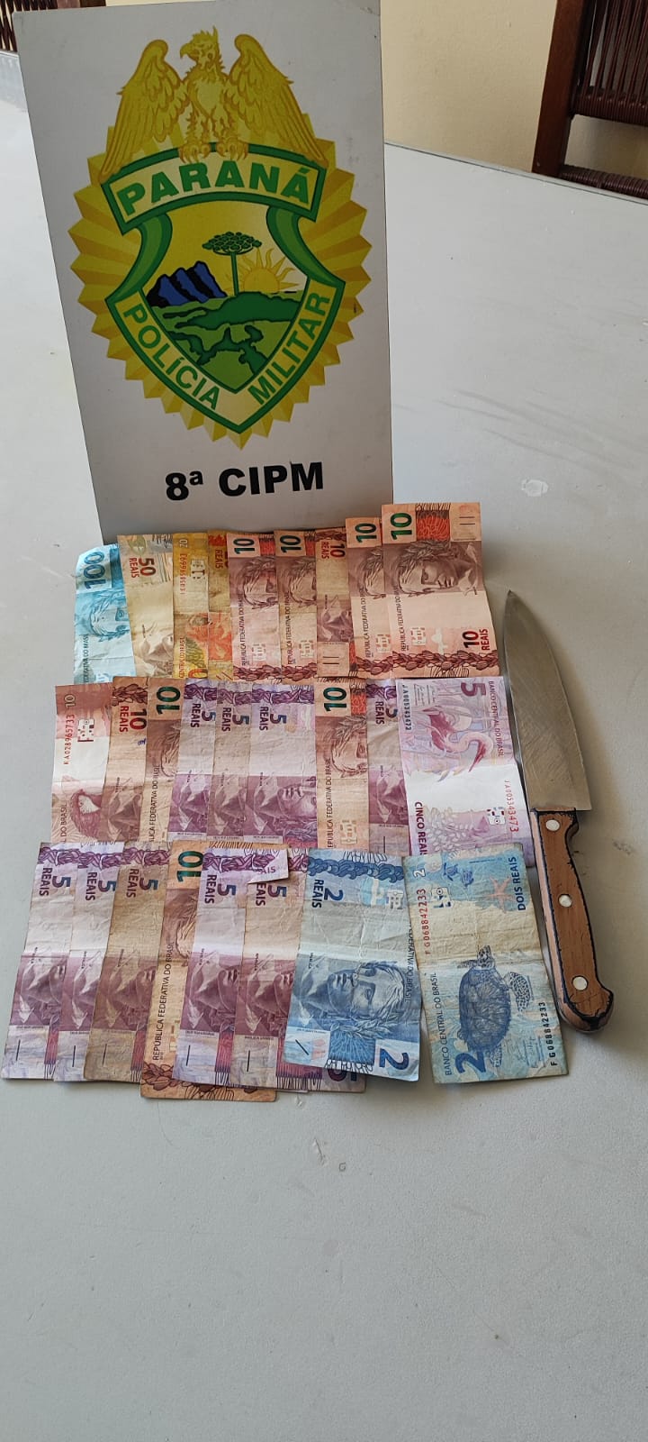 Homem com seis mandados em aberto por roubo é preso pela PM após subtrair R$ 500 de farmácia