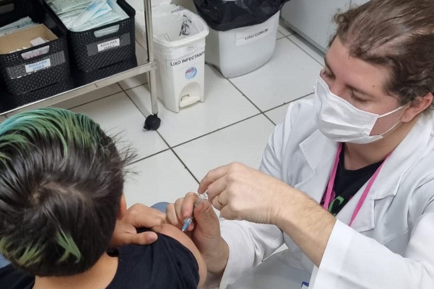 Governo do Paraná lança campanha de vacinação nas escolas públicas e privadas