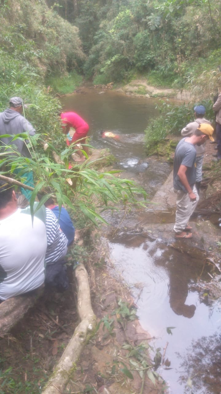 Jovens desaparecem em cachoeira no Guaragi