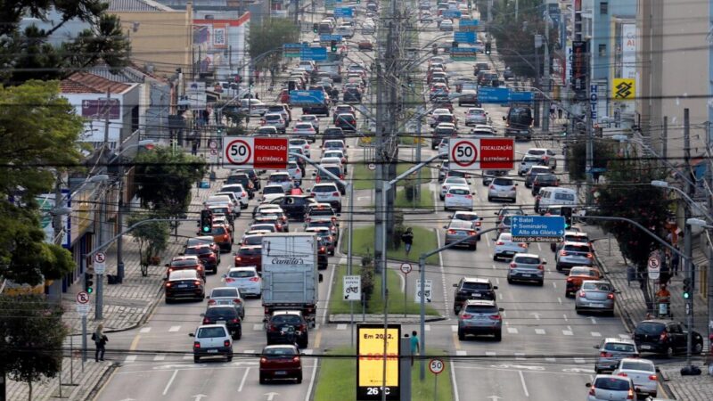 Frota de veículos cresce 12% no Paraná em cinco anos e passa de 8 milhões