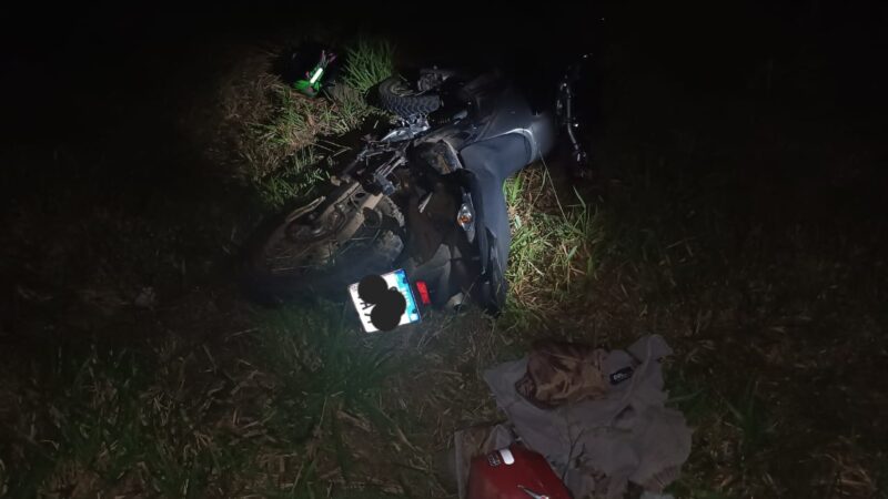 Piloto e garupa em motocicleta se ferem gravemente em colisão lateral na PR-340