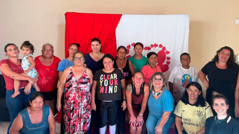 Secretaria de Assistência Social reúne mulheres para celebrar o Dia das Mães