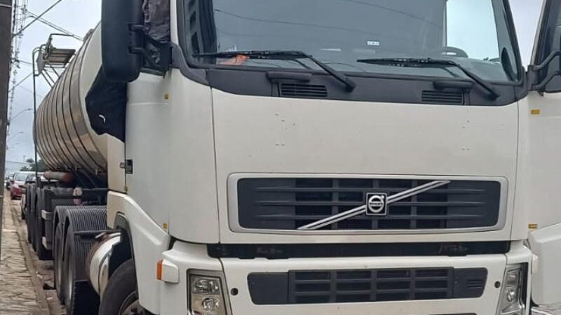 Caminhão levado por assaltantes em Tibagi é localizado na Região Metropolitana de Curitiba