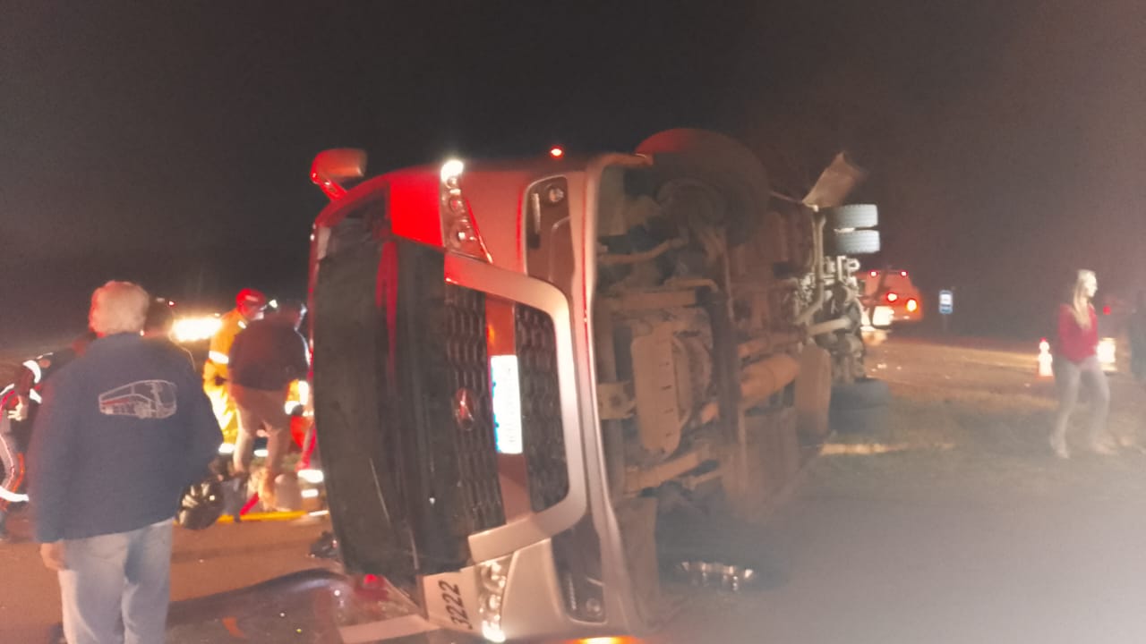 Grave acidente na na rotatória do Tronco deixa 15 pessoas feridas